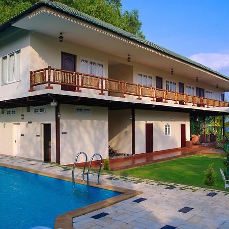 Cyrus Resort Alappuzha Екстер'єр фото