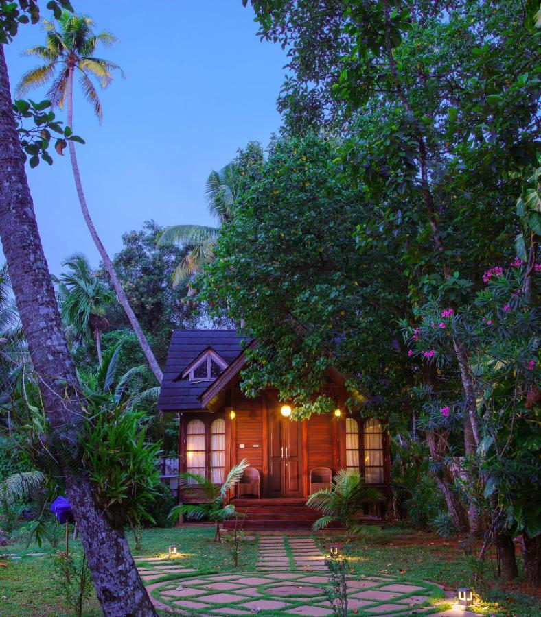 Cyrus Resort Alappuzha Екстер'єр фото