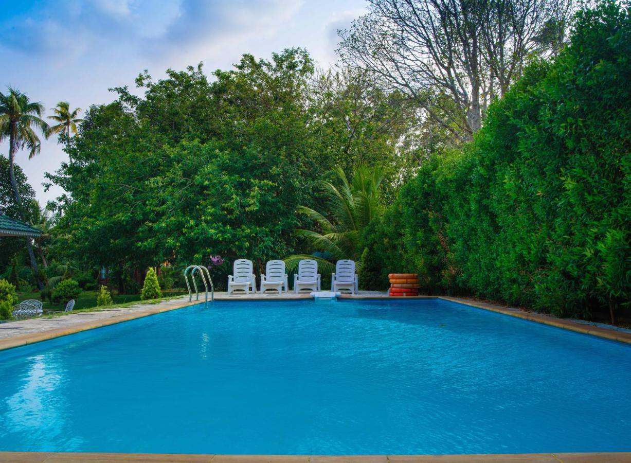Cyrus Resort Alappuzha Екстер'єр фото