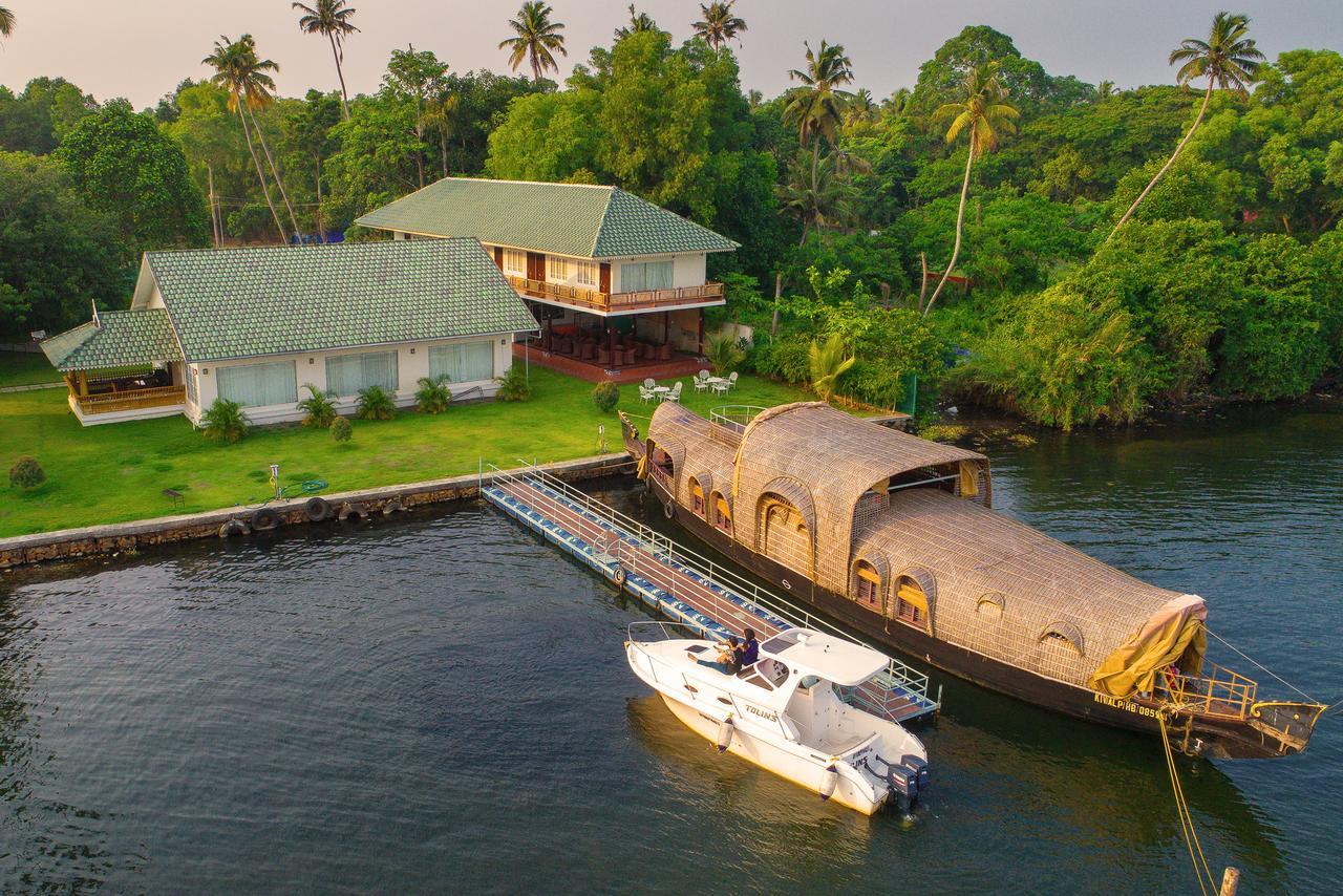 Cyrus Resort Alappuzha Екстер'єр фото