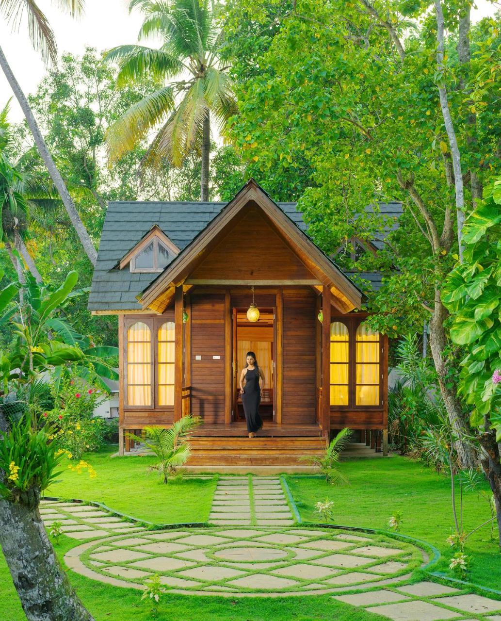 Cyrus Resort Alappuzha Екстер'єр фото